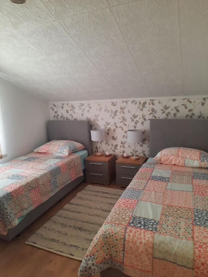 Andrea, Premium Three Bedroom Apartment, Entire Floor كاستاف المظهر الخارجي الصورة