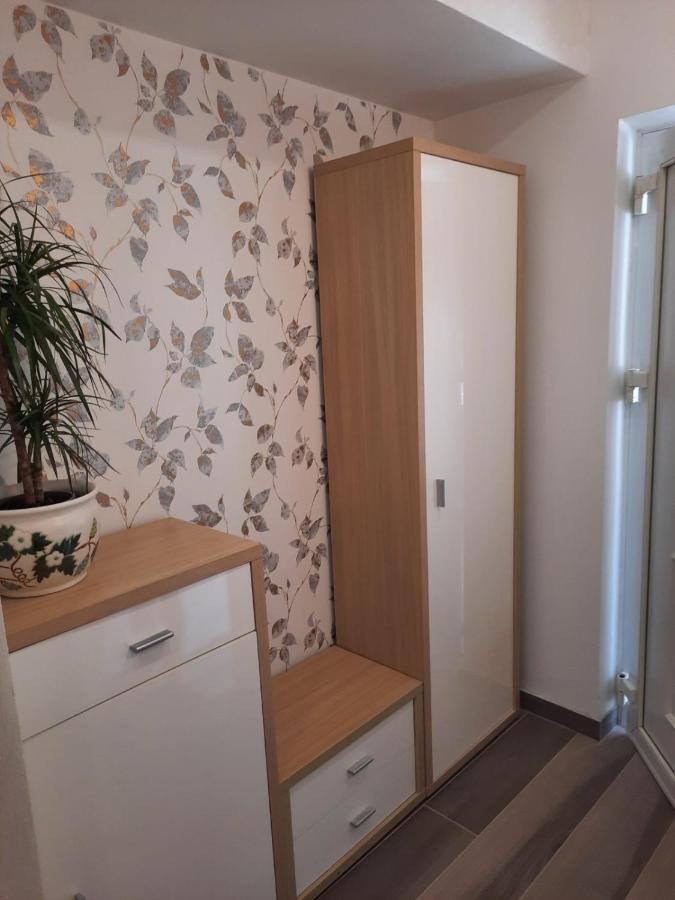 Andrea, Premium Three Bedroom Apartment, Entire Floor كاستاف المظهر الخارجي الصورة